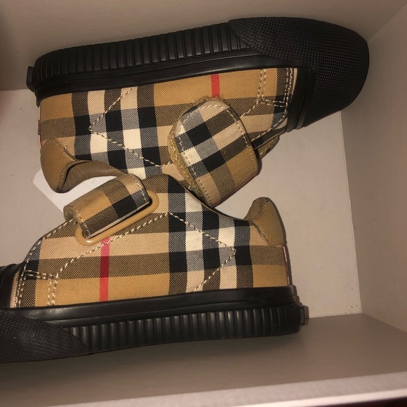 newborn baby burberry